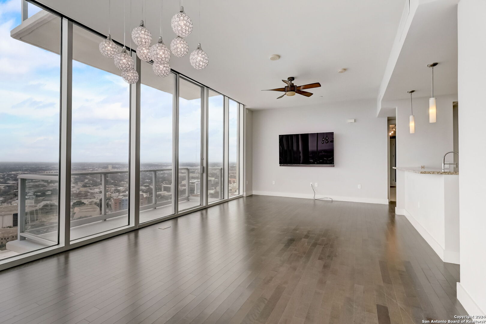 610 E Market St Unit: 2619