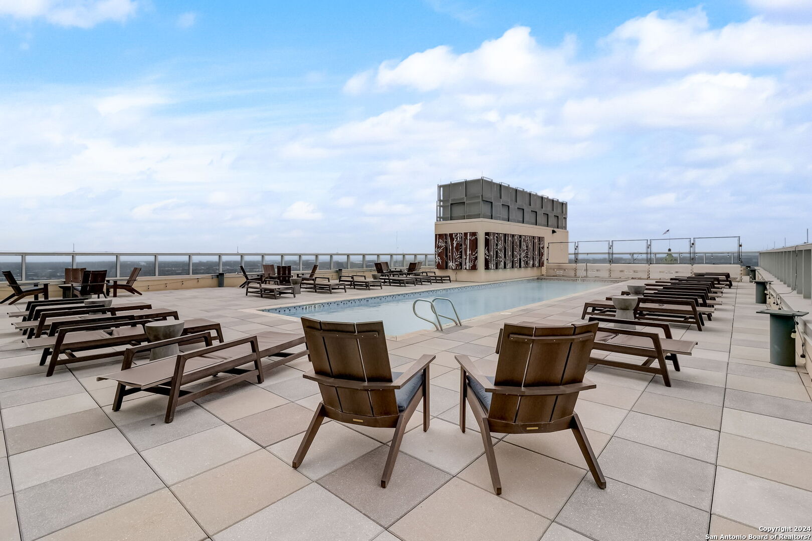 610 E Market St Unit: 2619
