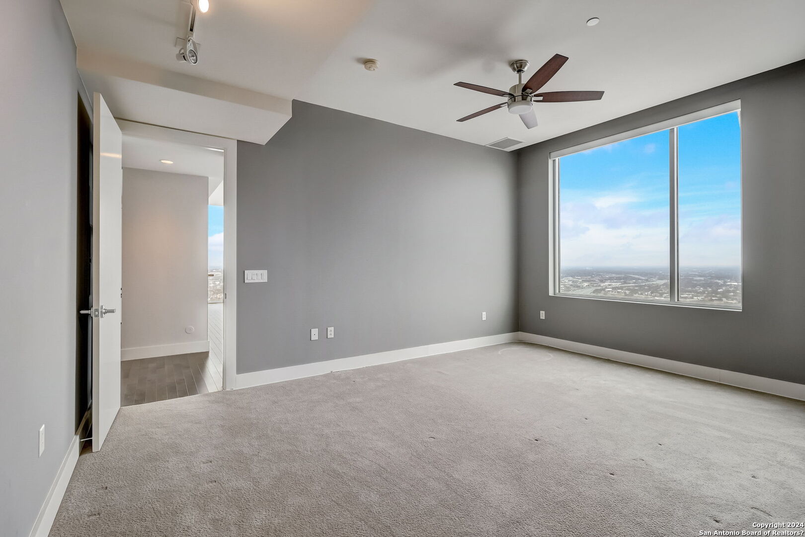 610 E Market St Unit: 2619