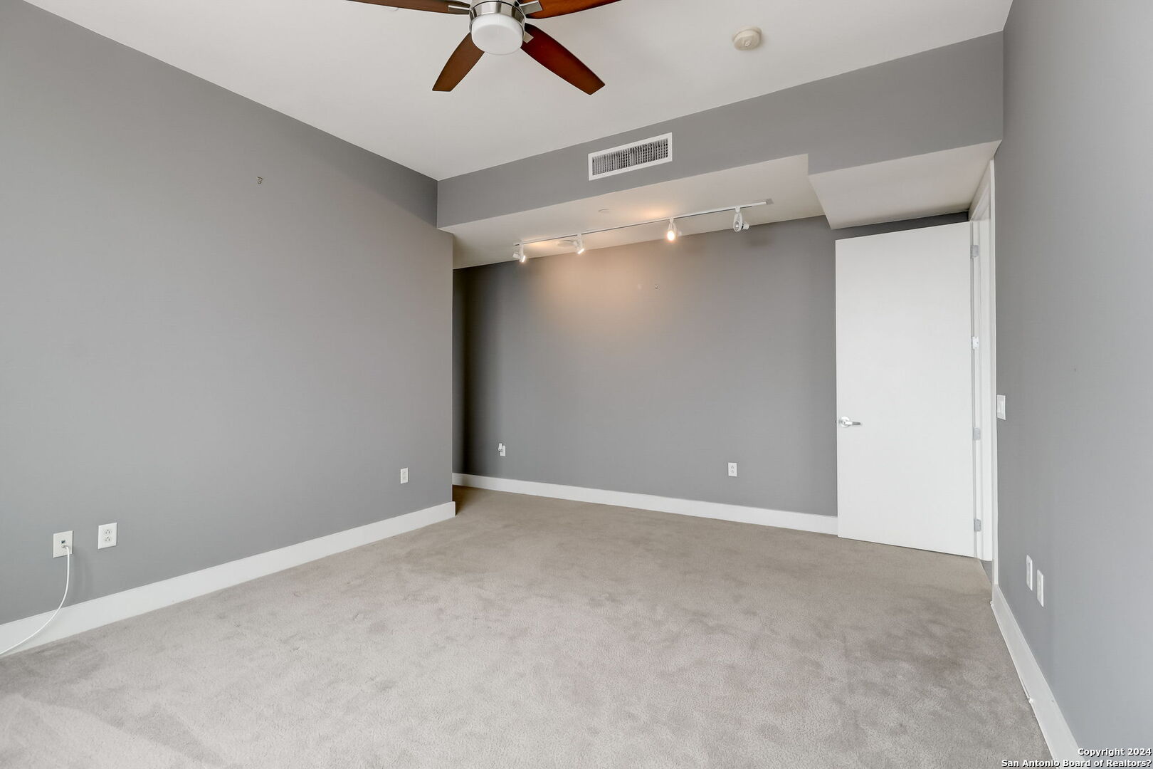 610 E Market St Unit: 2619