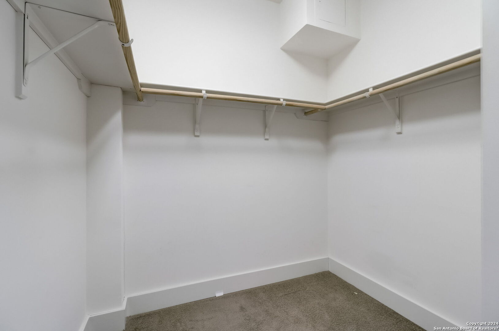 610 E Market St Unit: 2619