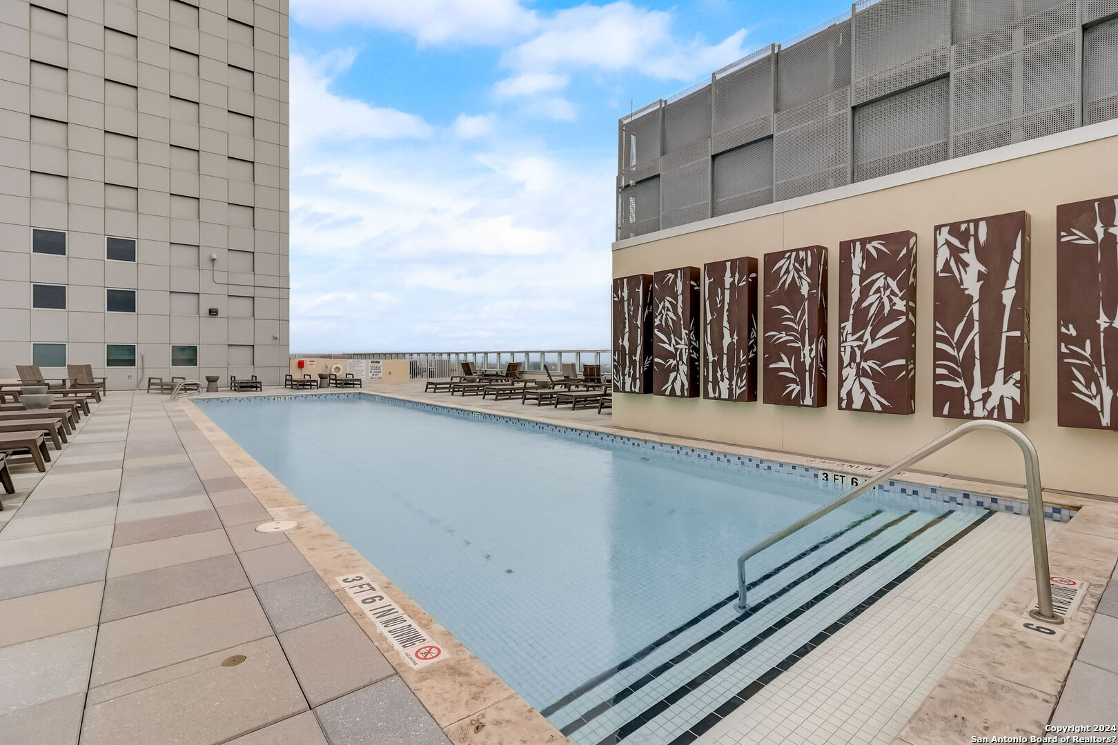 610 E Market St Unit: 2619