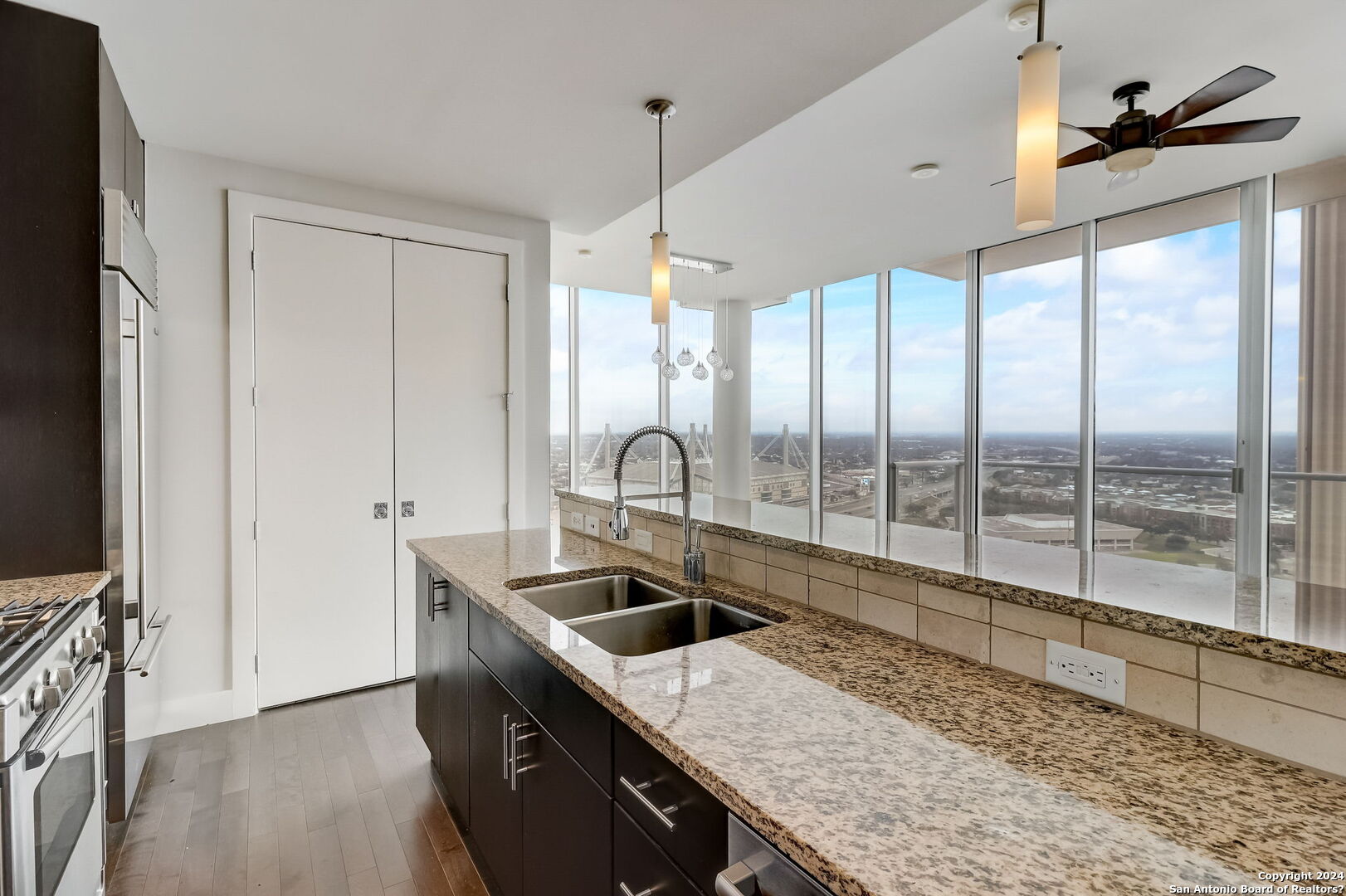 610 E Market St Unit: 2619