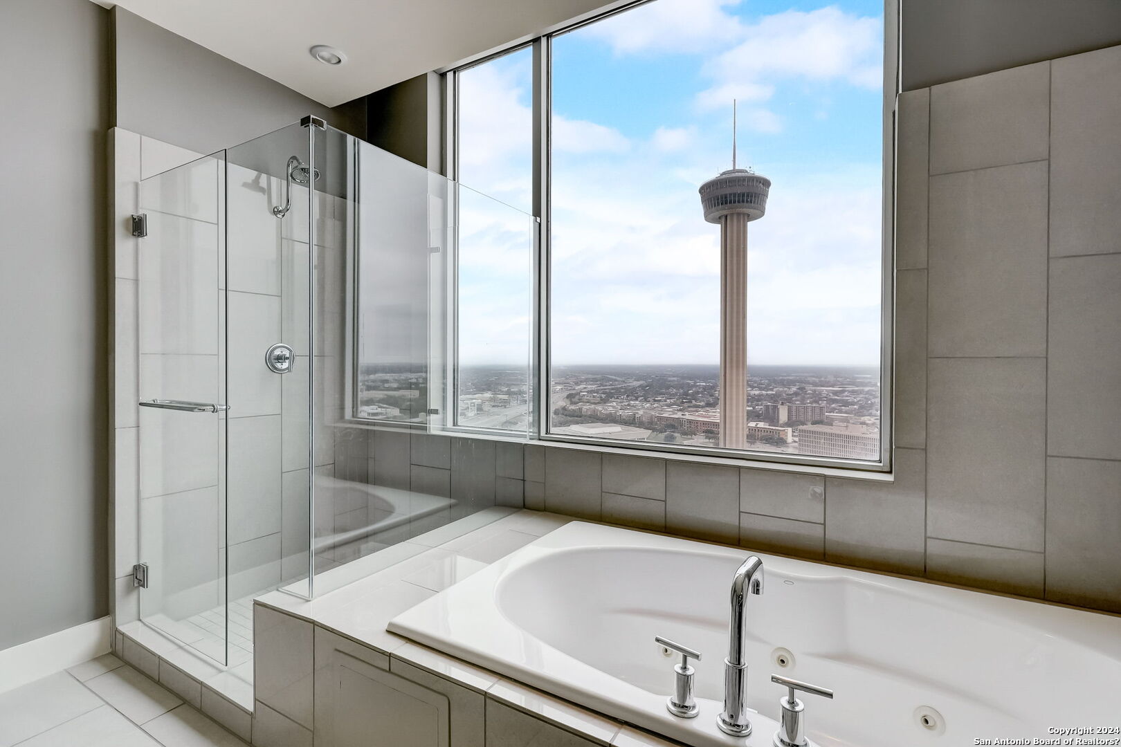 610 E Market St Unit: 2619