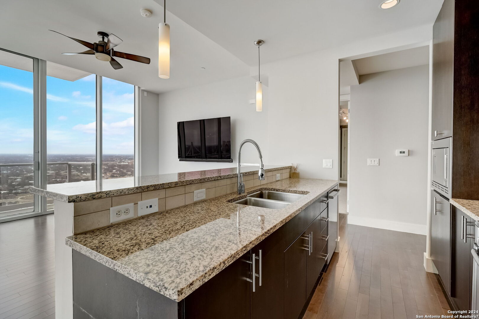 610 E Market St Unit: 2619