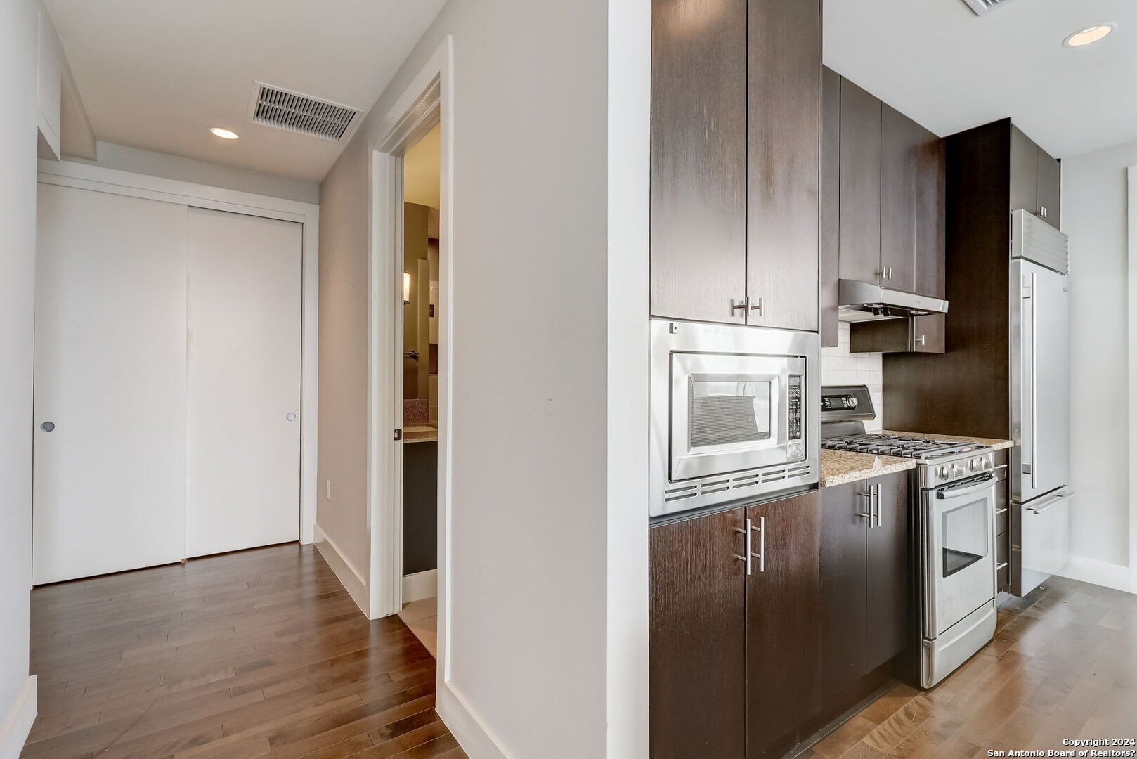 610 E Market St Unit: 2619