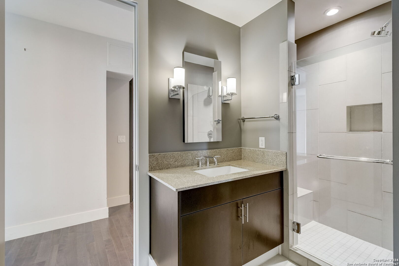 610 E Market St Unit: 2619
