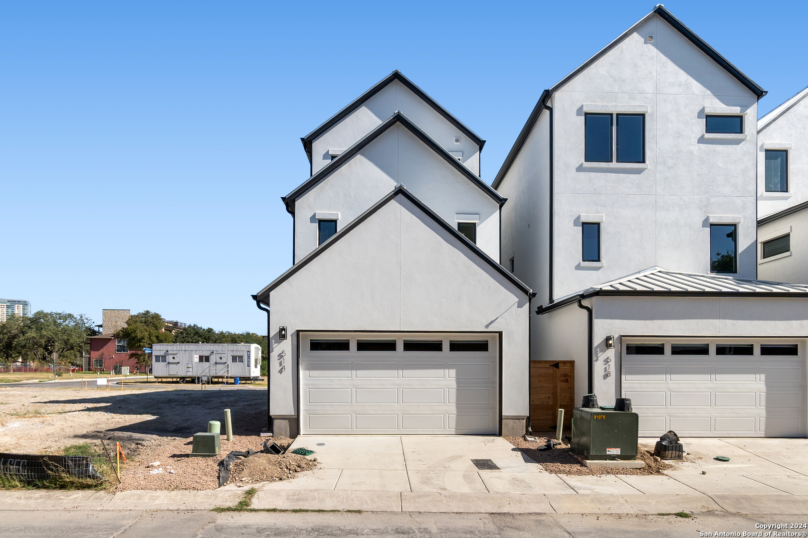 526 McMonigal Pl