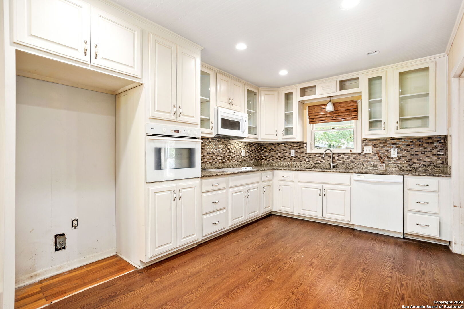 136 chevy chase