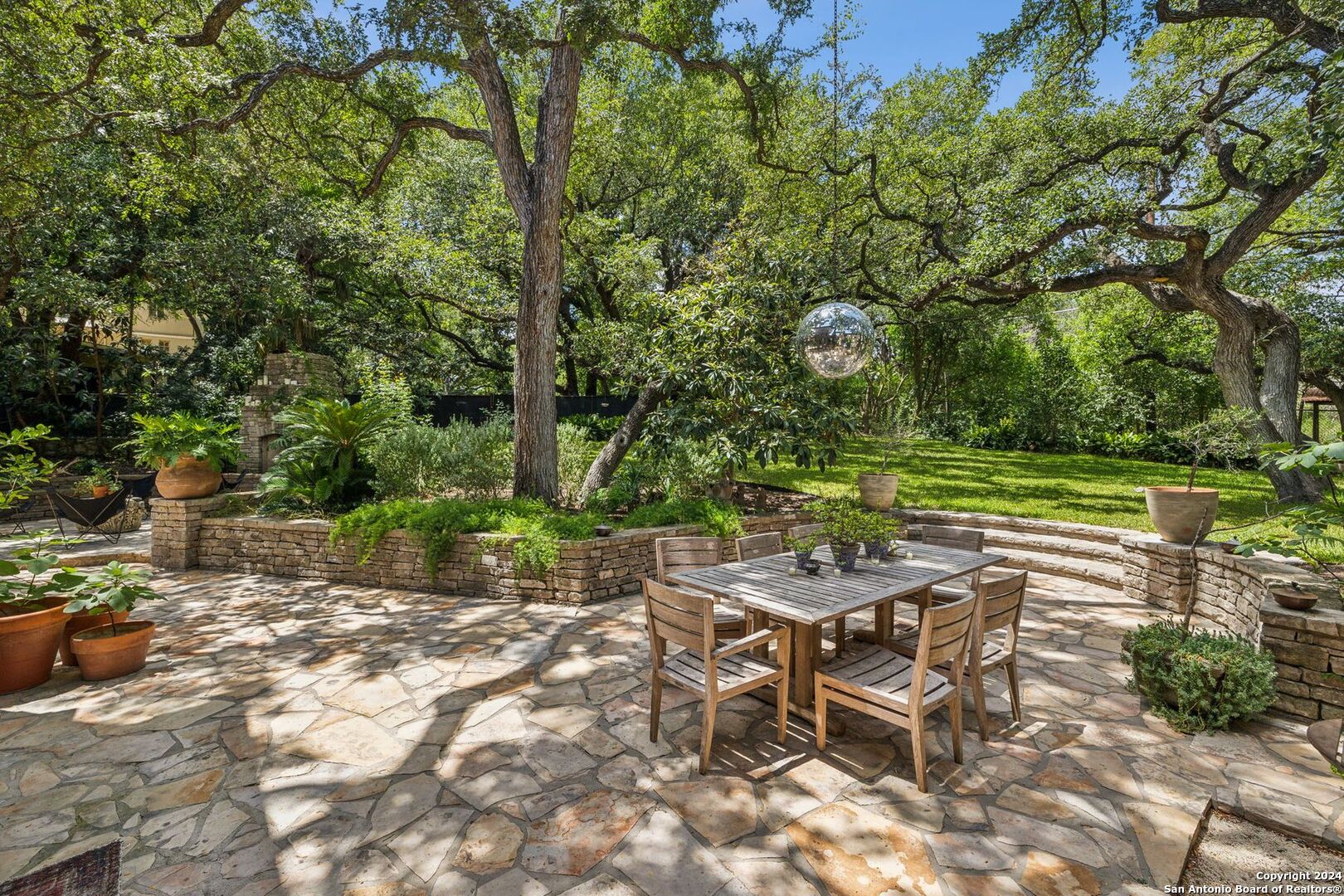 221 Devine Rd