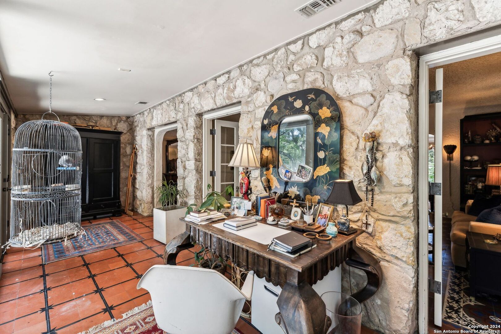 221 Devine Rd