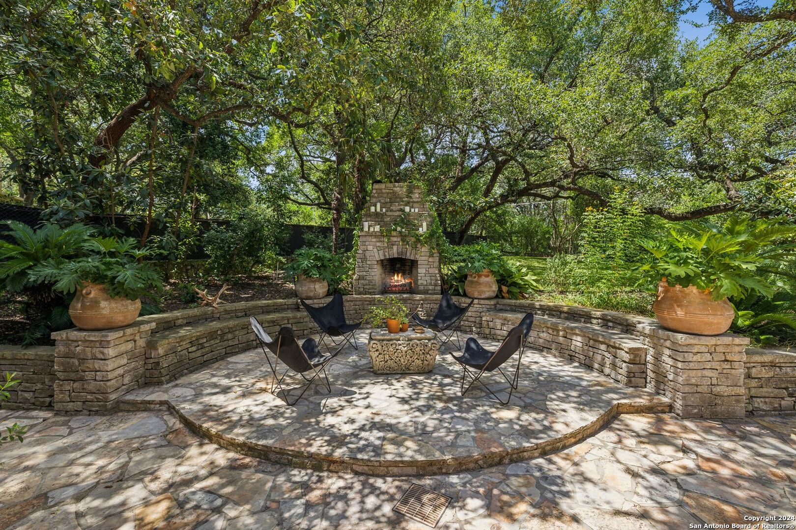 221 Devine Rd
