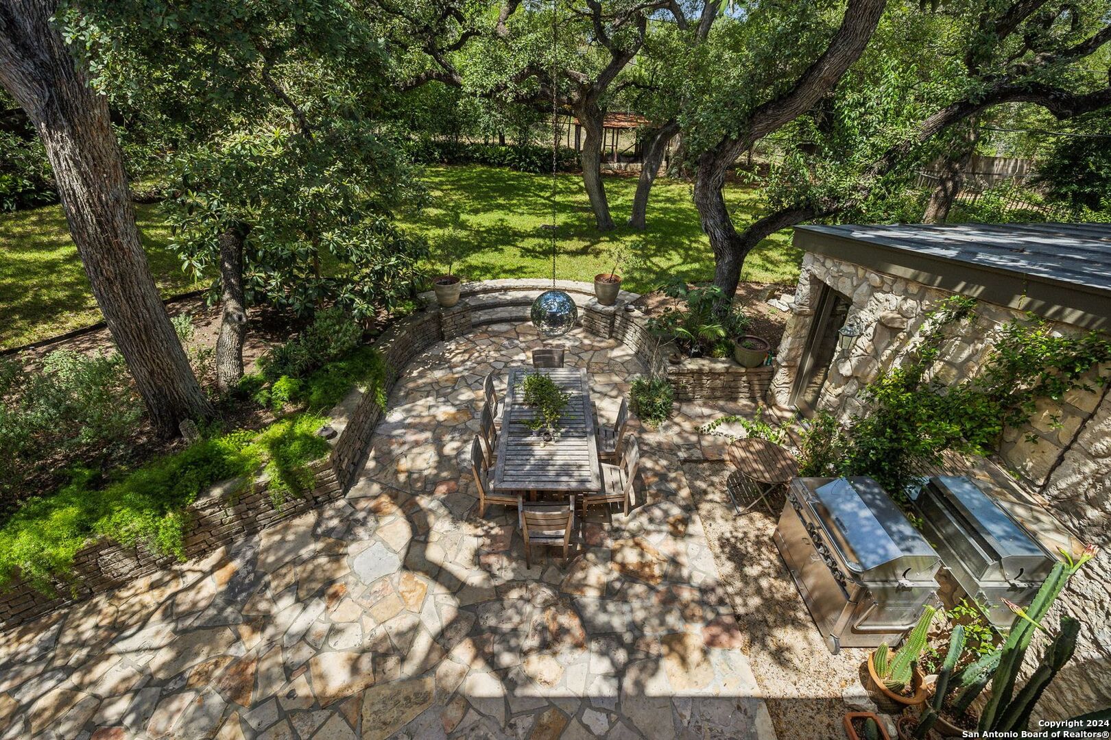 221 Devine Rd