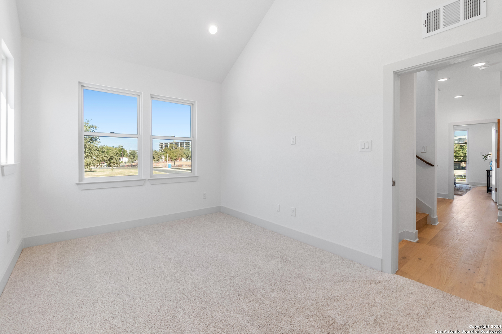 546 McMonigal Pl