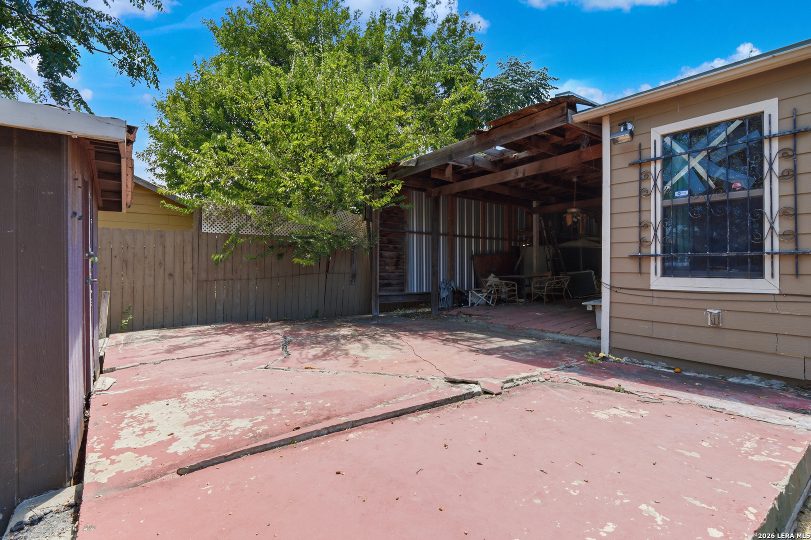 1505 W OLMOS DR