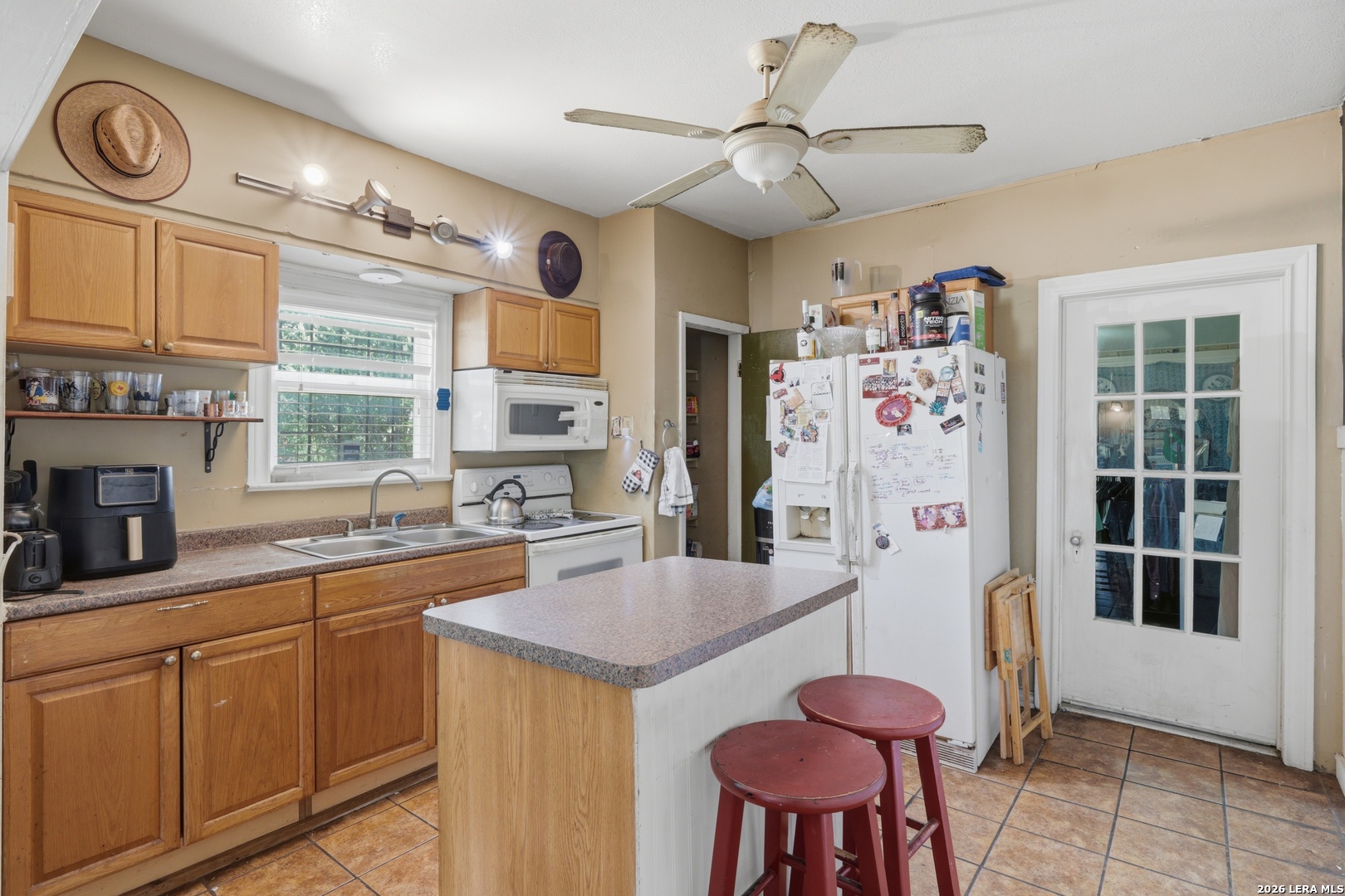1505 W OLMOS DR