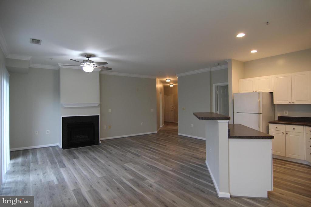 3851 ARISTOTLE COURT 1-307