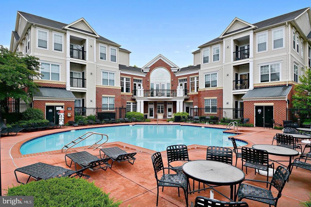 3851 ARISTOTLE COURT 1-307