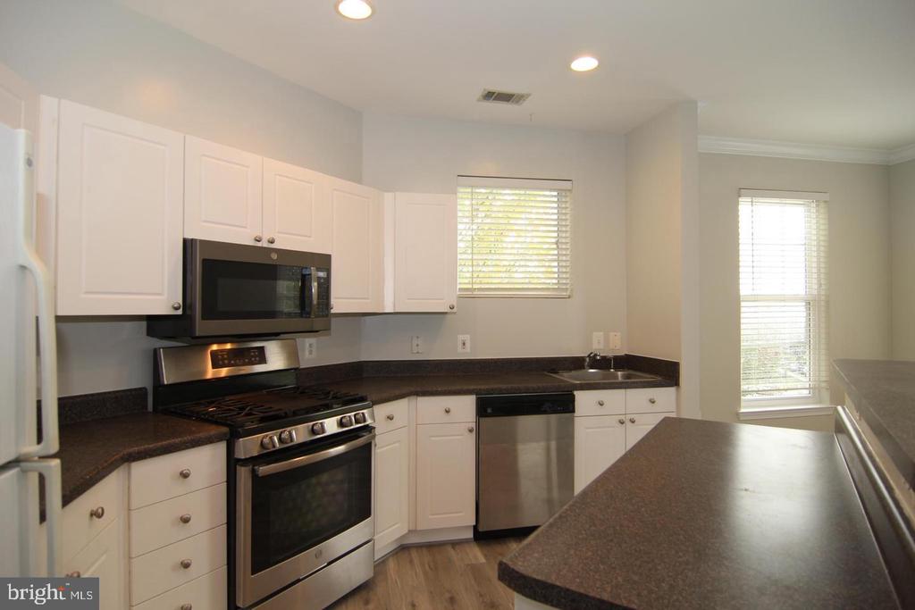3851 ARISTOTLE COURT 1-307
