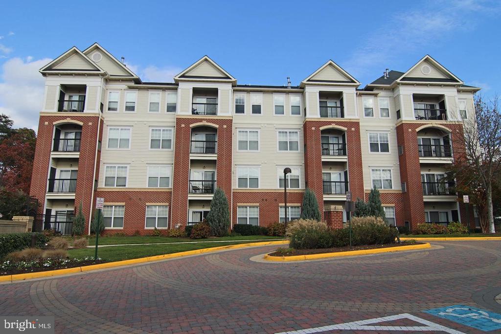 3851 ARISTOTLE COURT 1-307