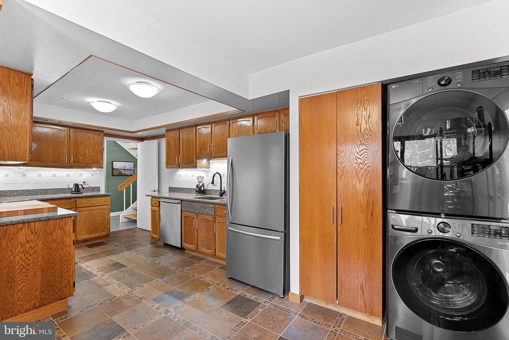 1628 GREENBRIAR COURT