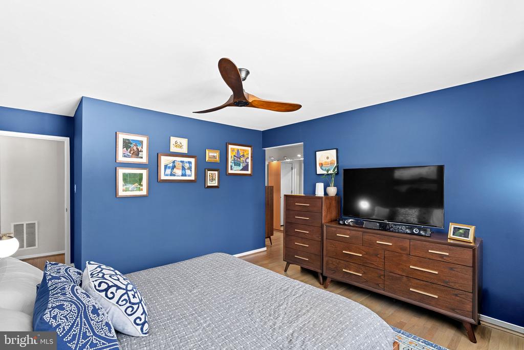 1628 GREENBRIAR COURT