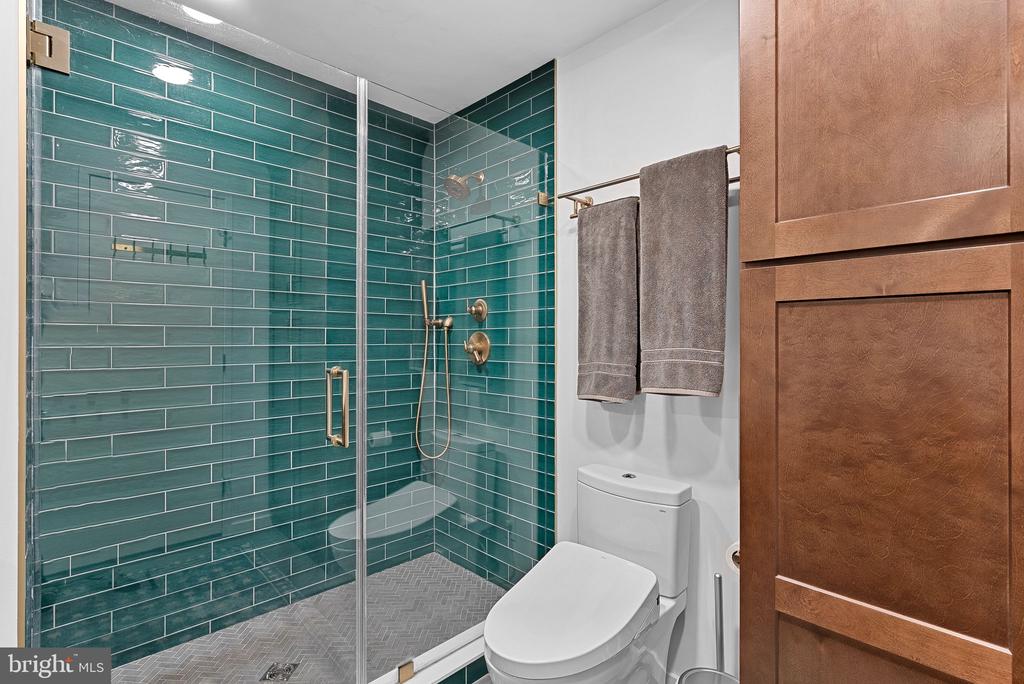 1628 GREENBRIAR COURT