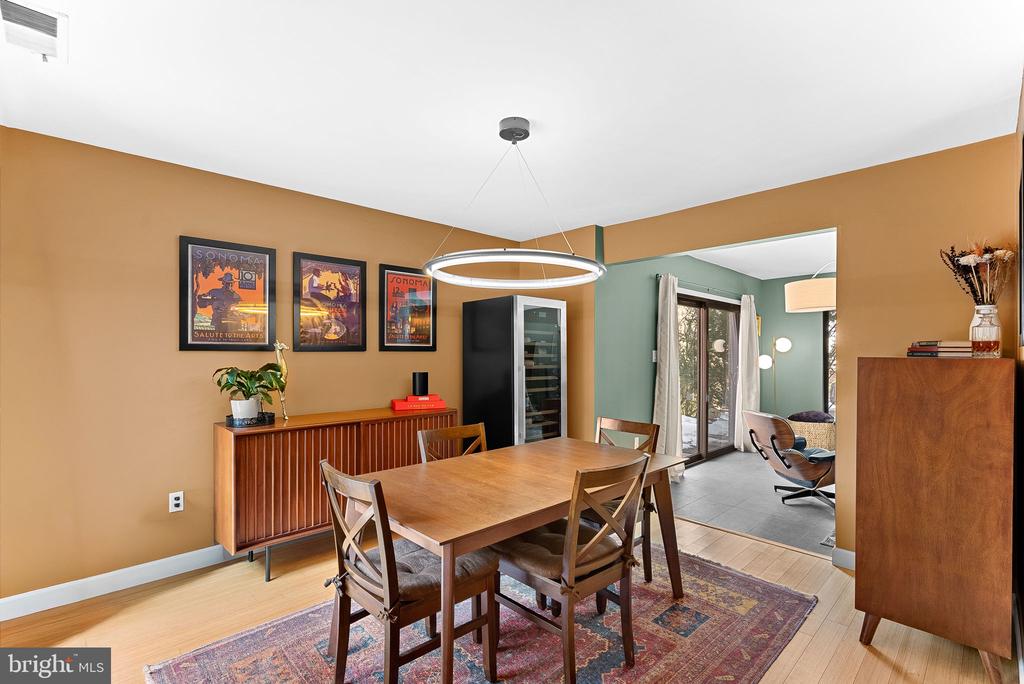 1628 GREENBRIAR COURT