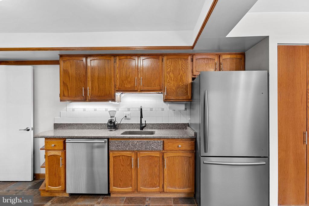 1628 GREENBRIAR COURT