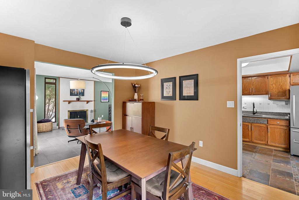 1628 GREENBRIAR COURT