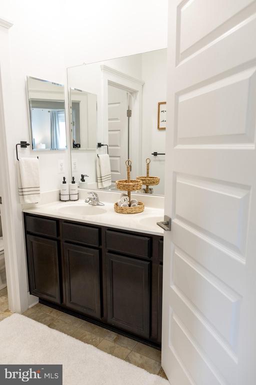 42381 ROSALIND STREET