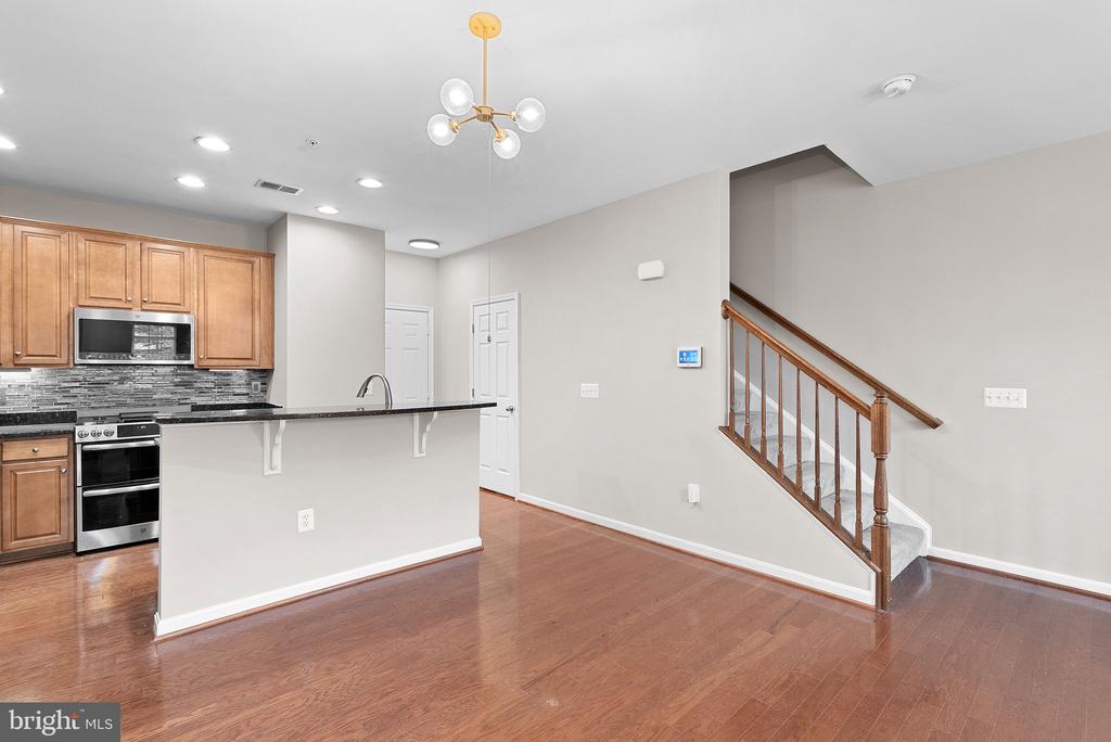 9435 STONEWALL ROAD