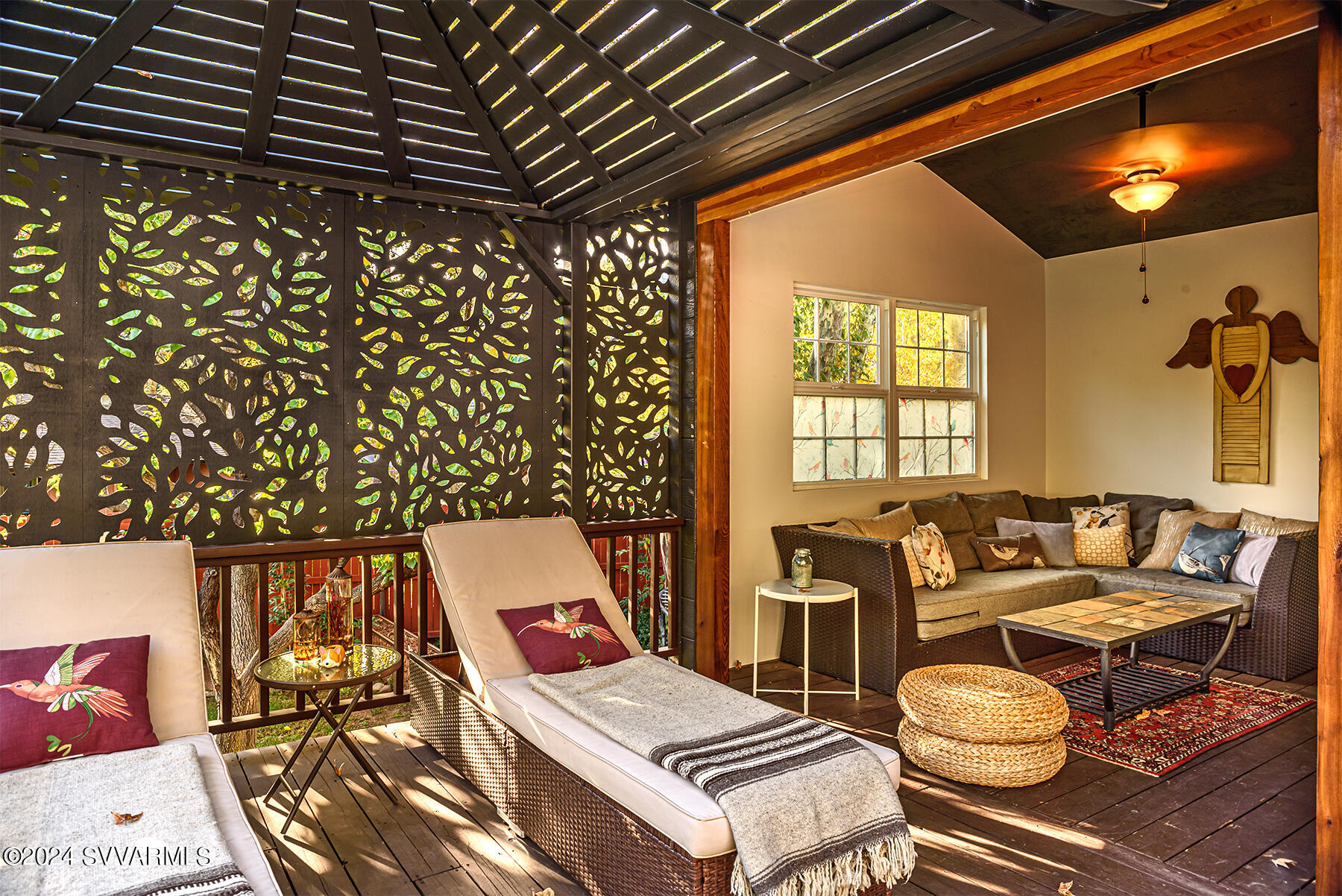 1096/1098 Trails End Drive