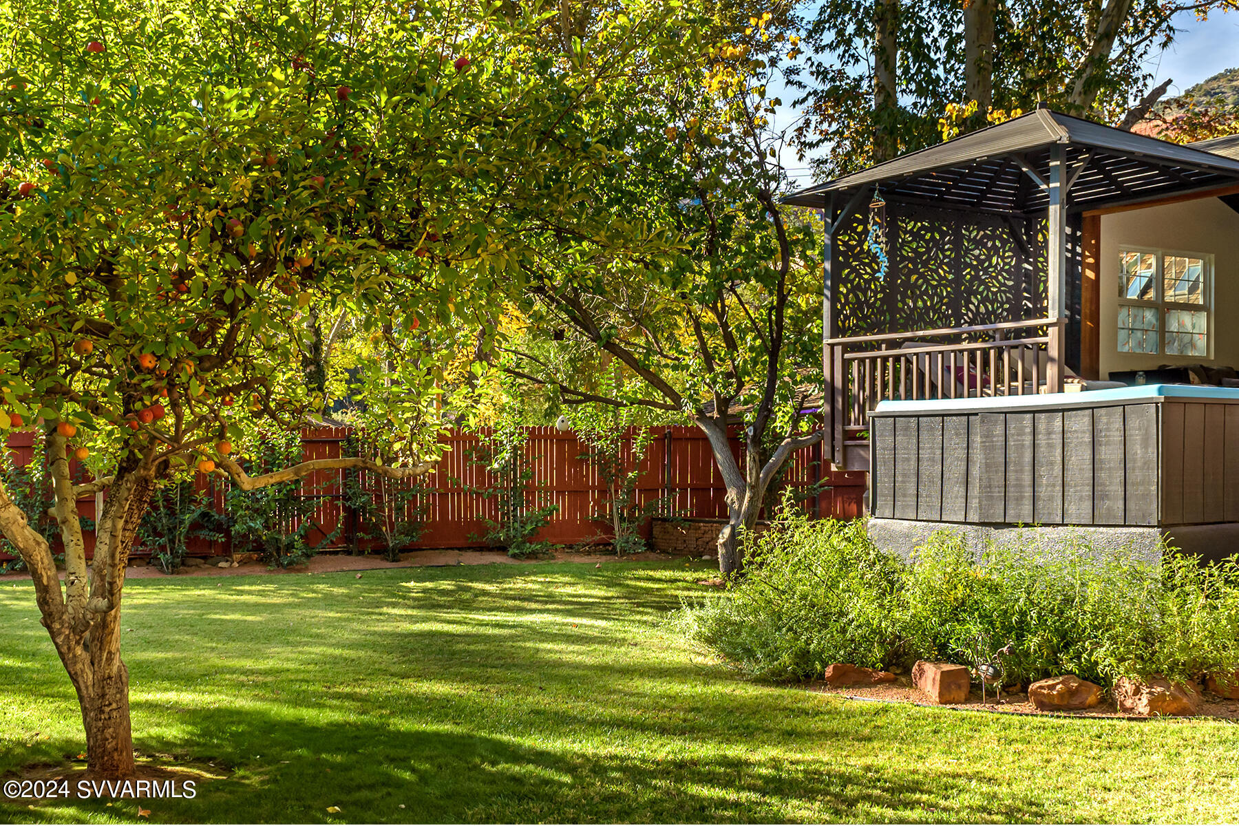 1096/1098 Trails End Drive