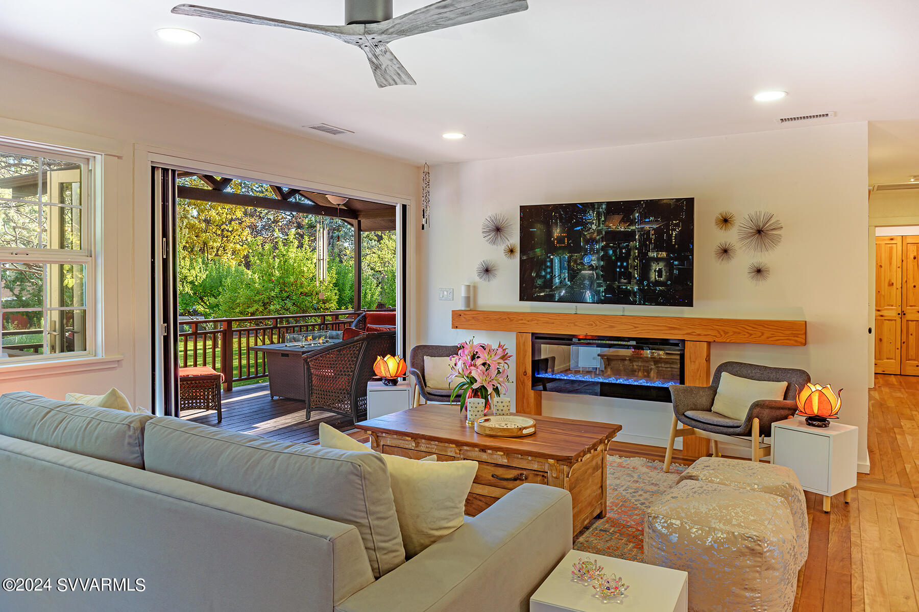 1096/1098 Trails End Drive