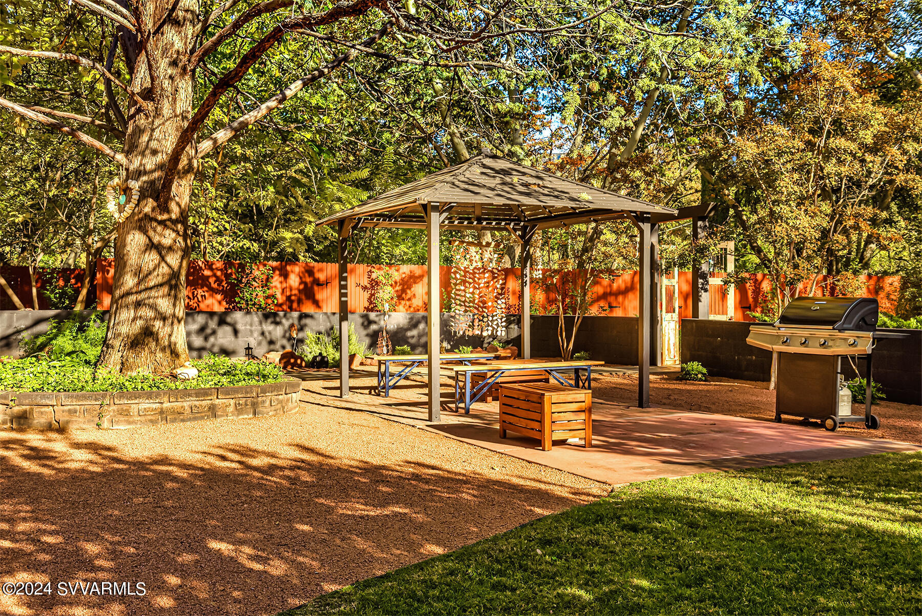 1096/1098 Trails End Drive