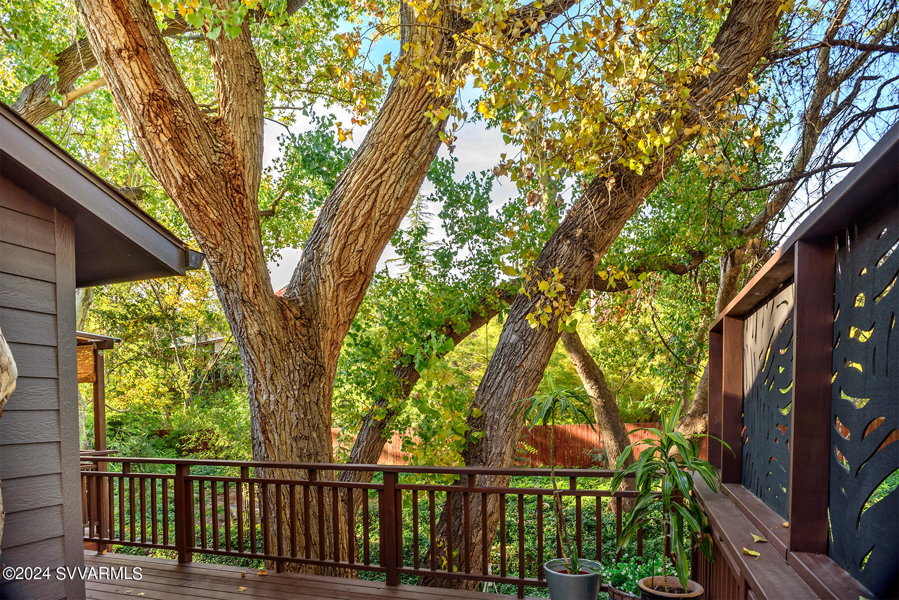 1096/1098 Trails End Drive