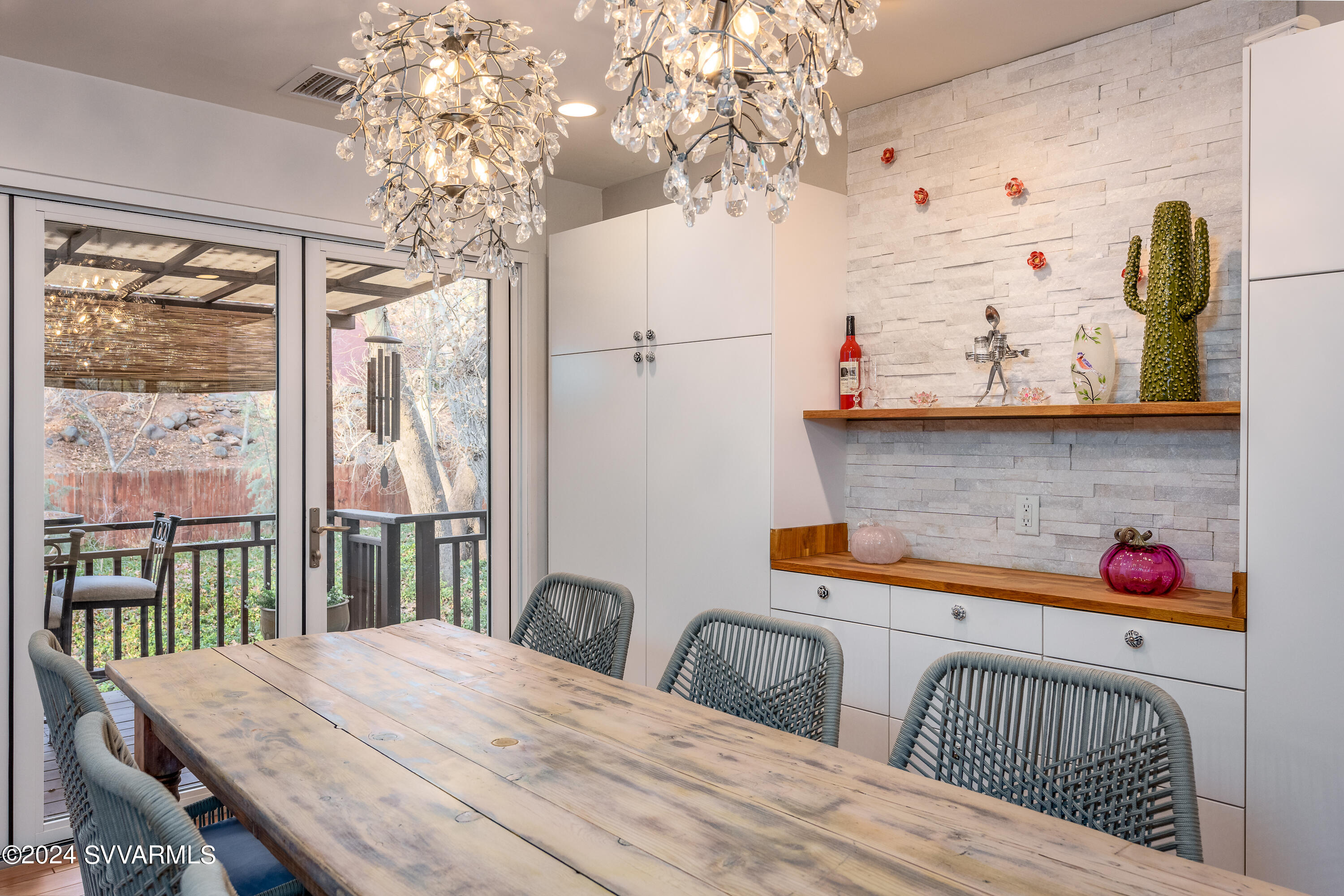 1096/1098 Trails End Drive