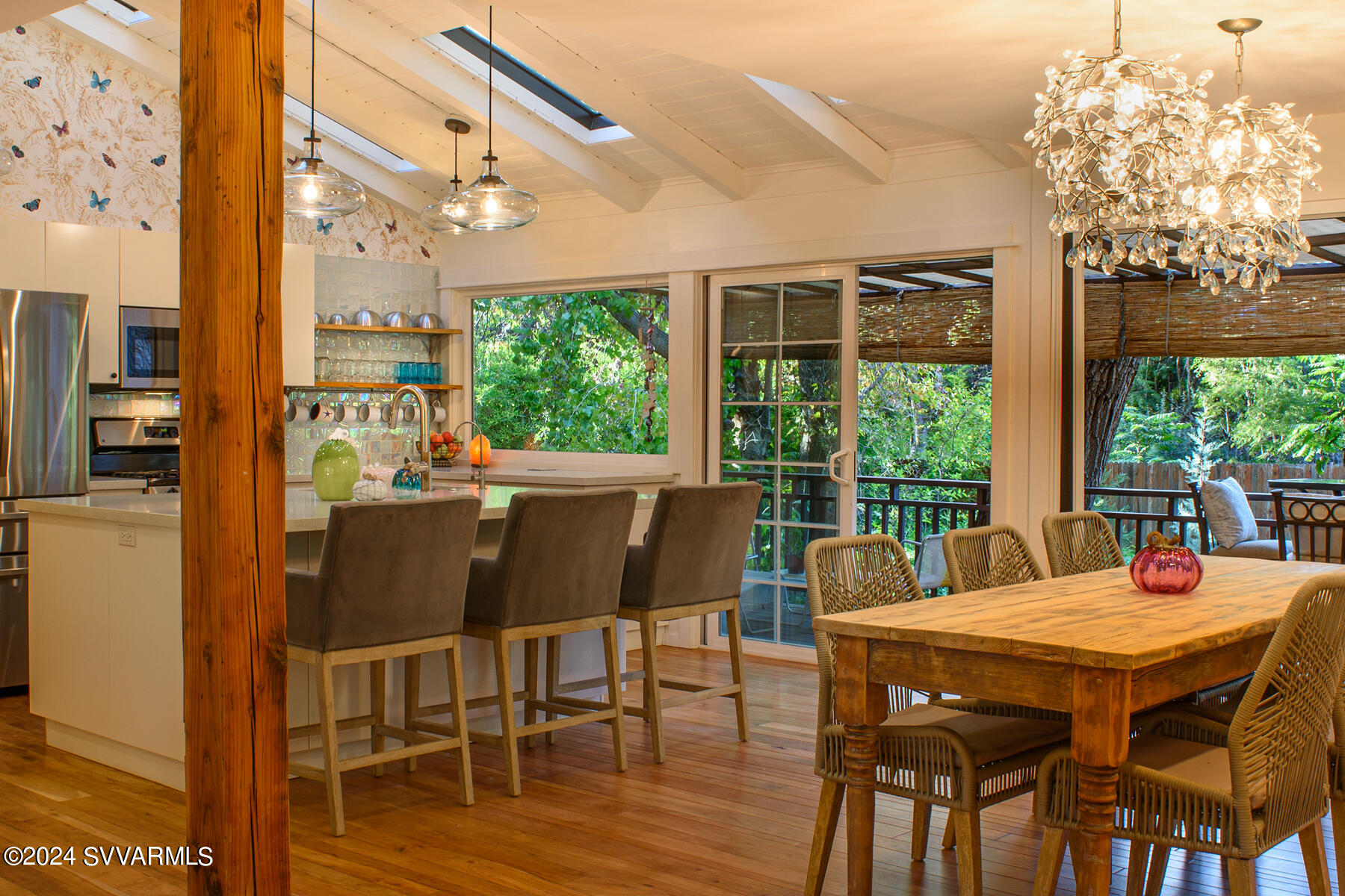 1096/1098 Trails End Drive