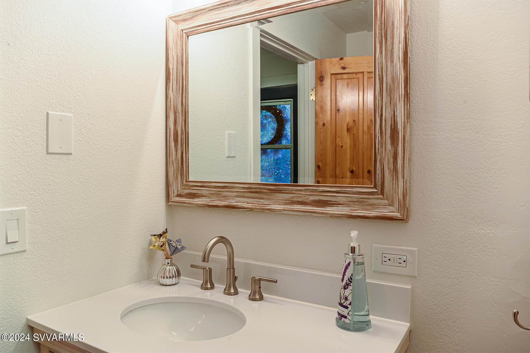 1096/1098 Trails End Drive