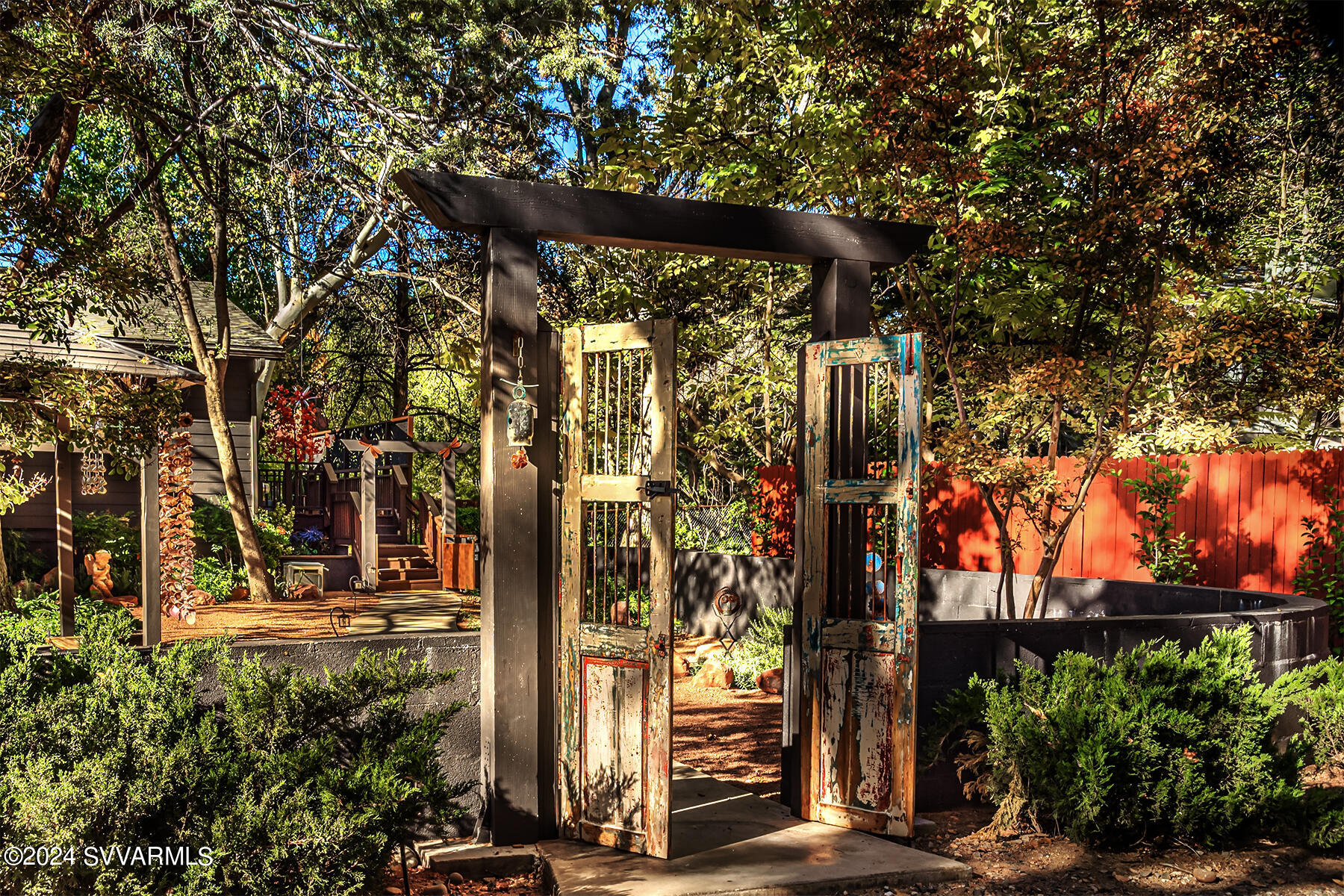 1096/1098 Trails End Drive