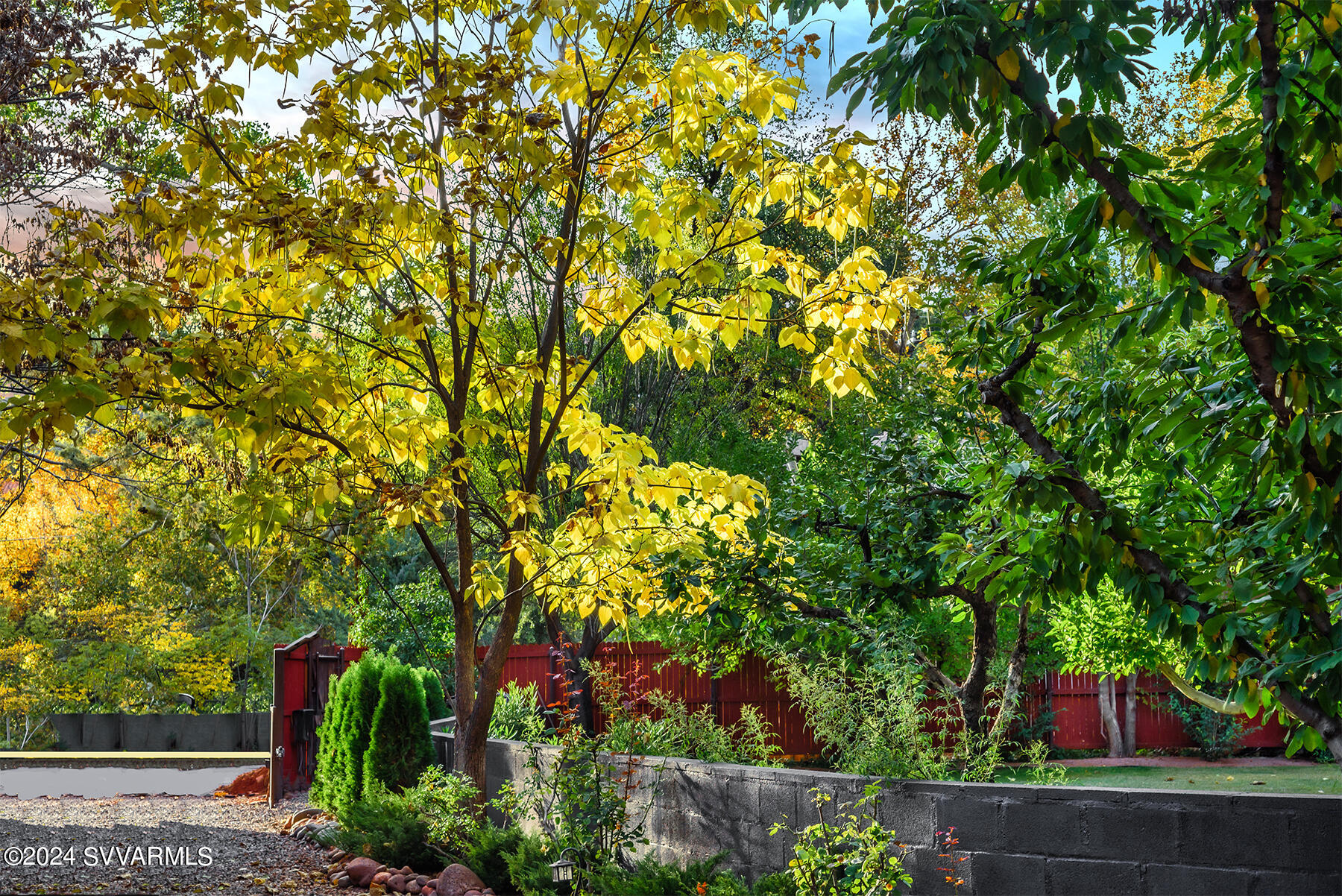 1096/1098 Trails End Drive