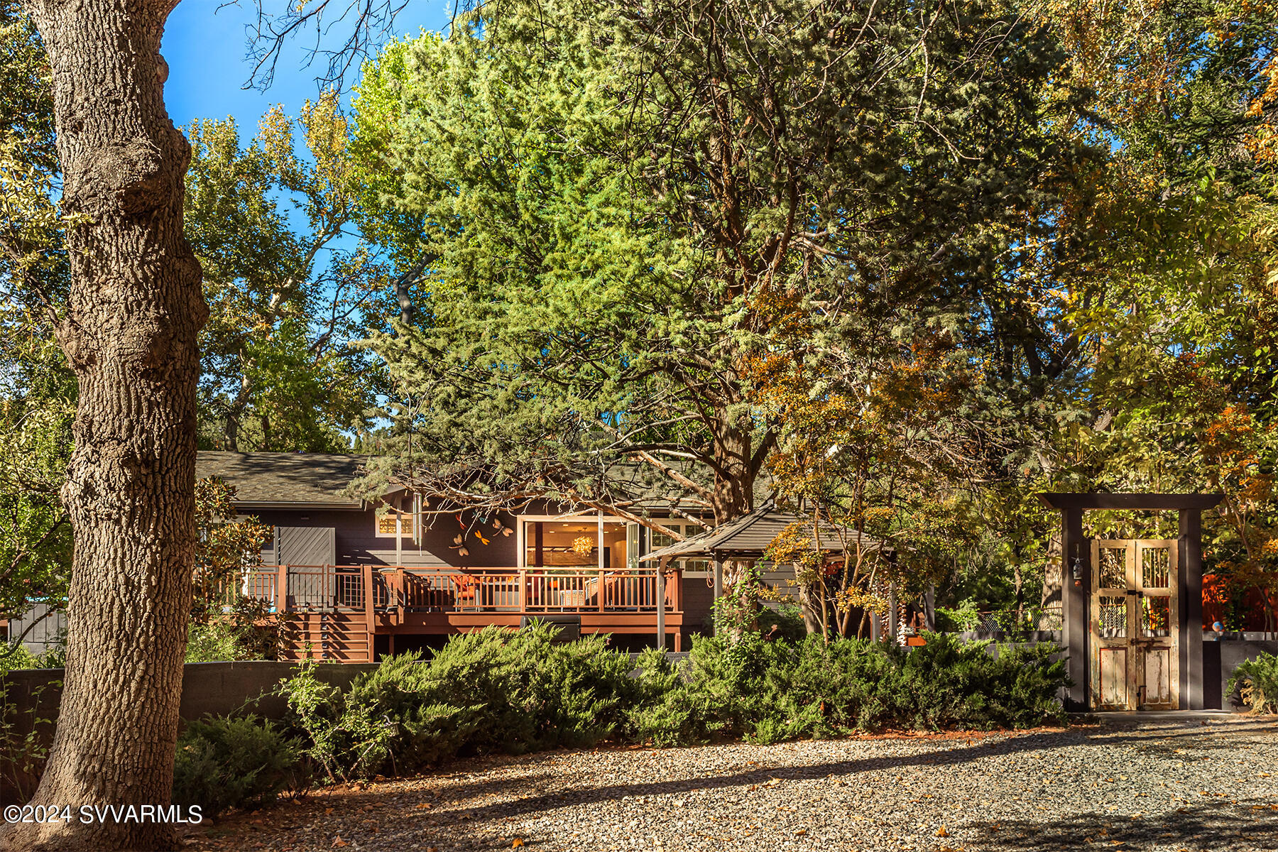 1096/1098 Trails End Drive