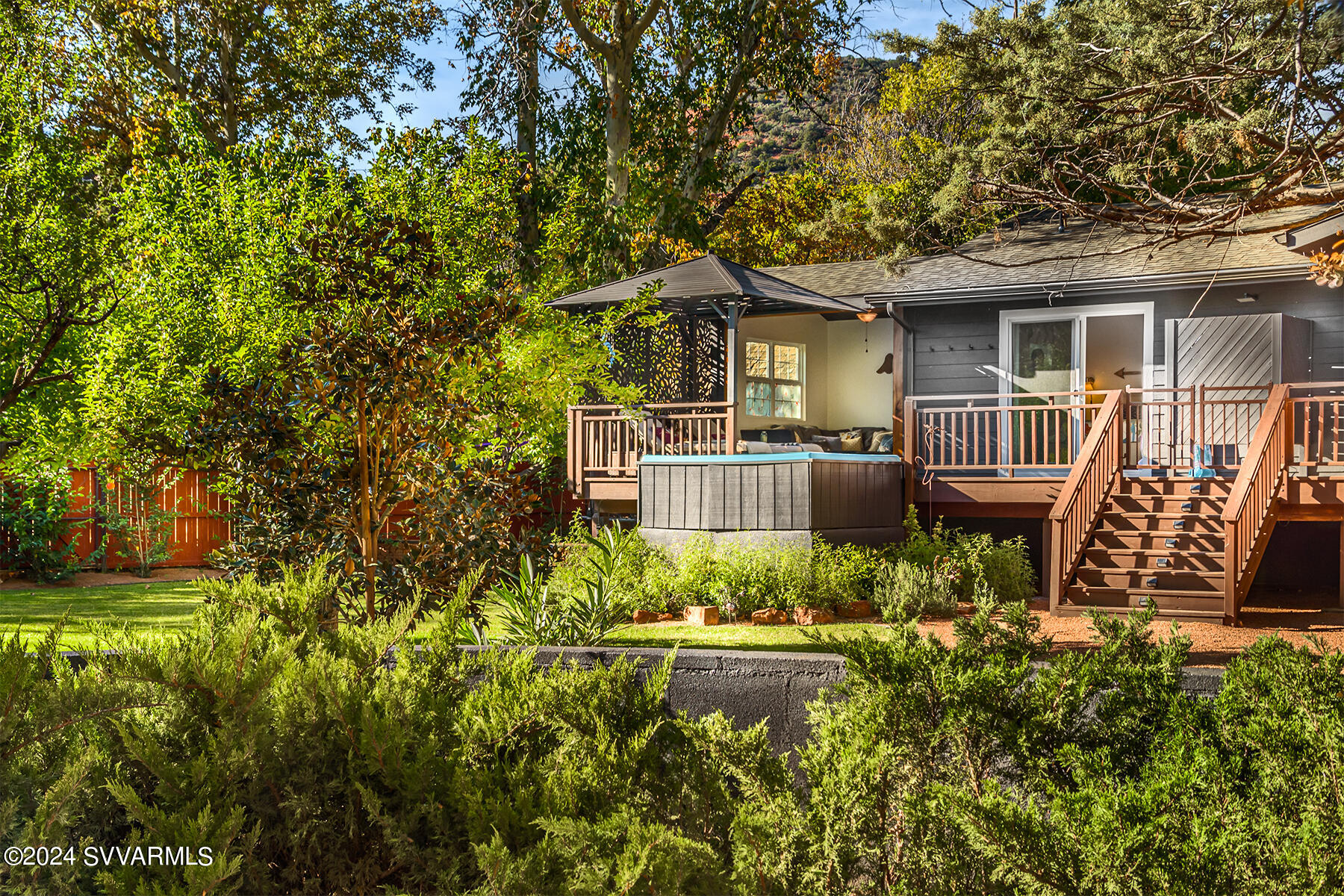 1096/1098 Trails End Drive