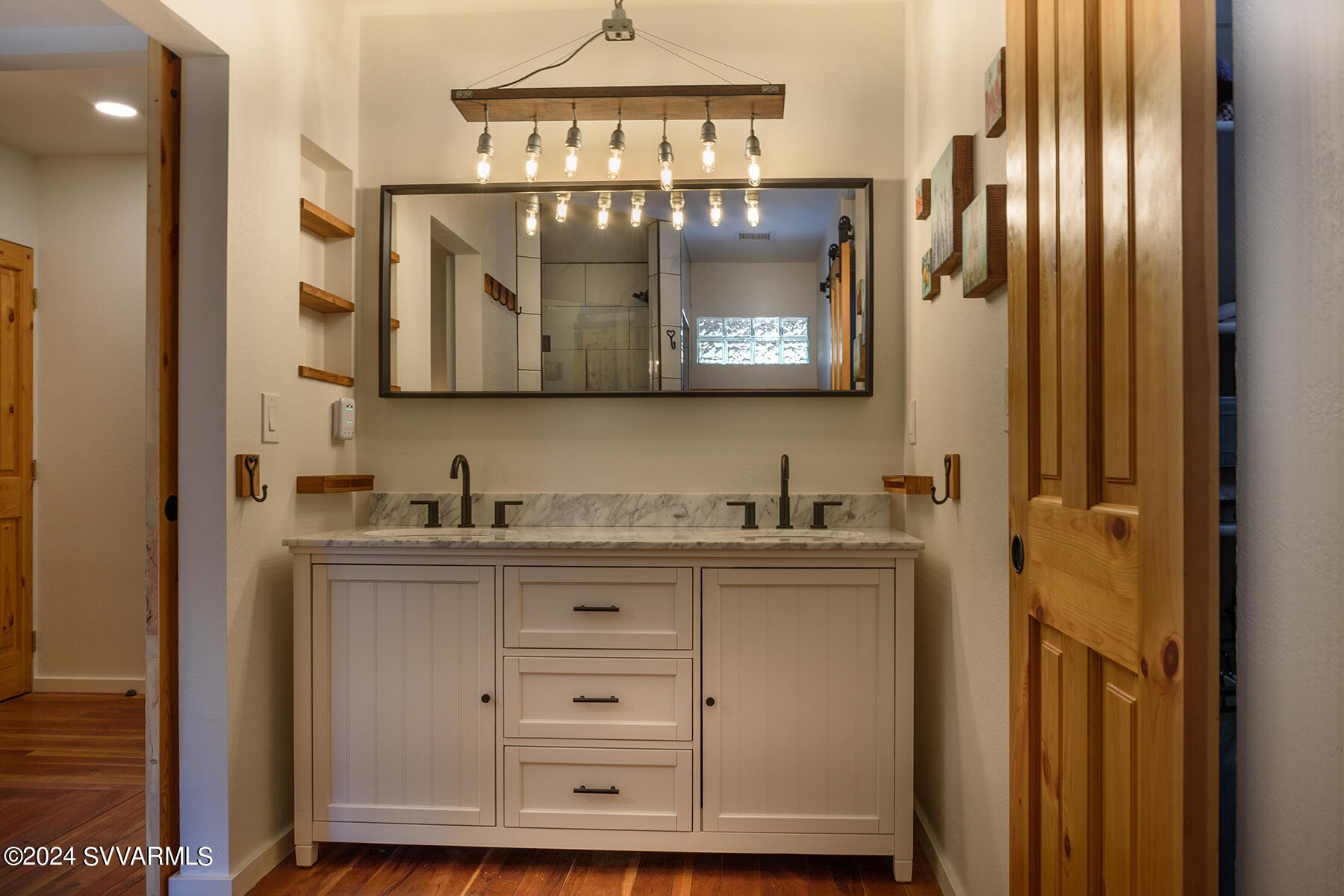 1096/1098 Trails End Drive