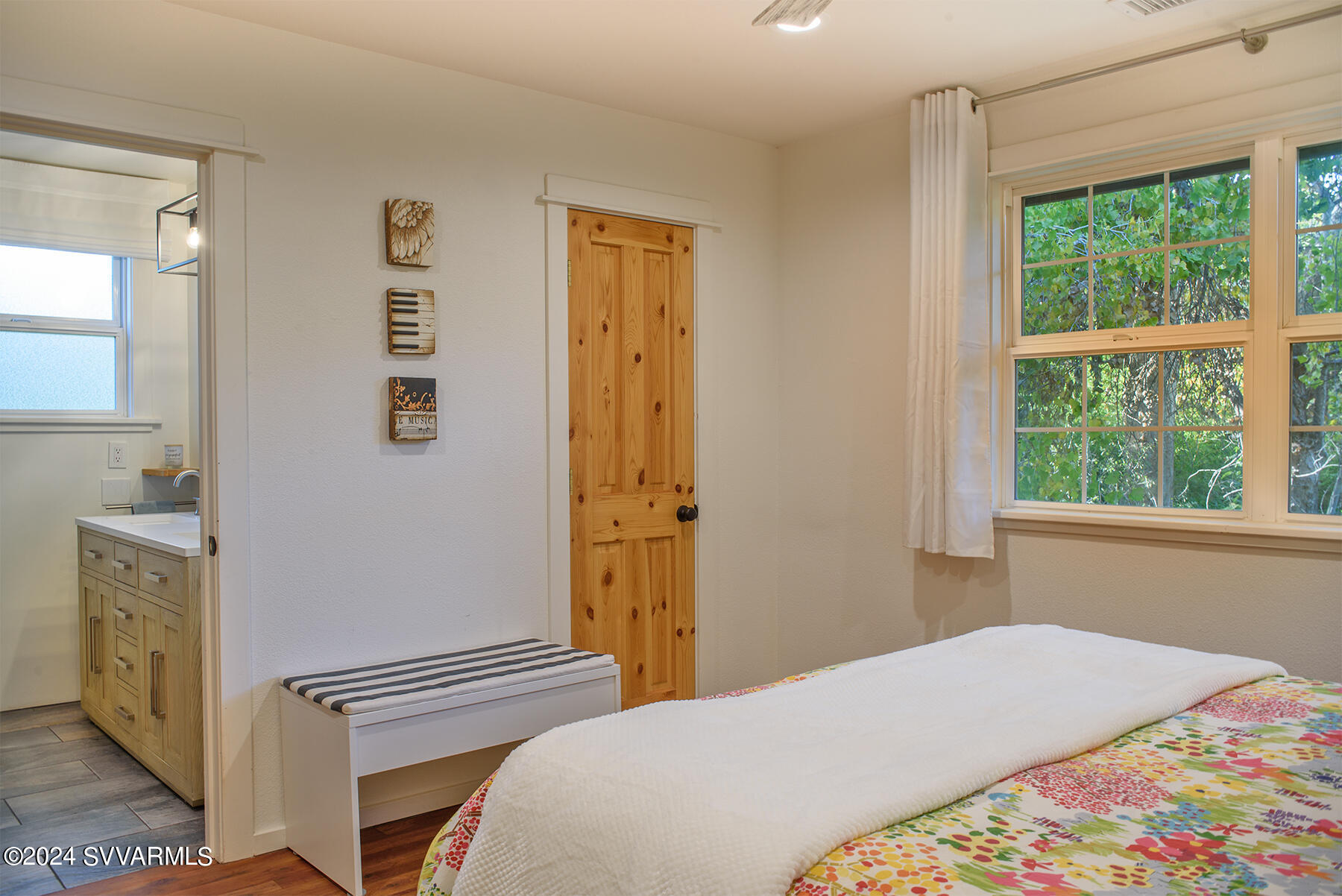 1096/1098 Trails End Drive