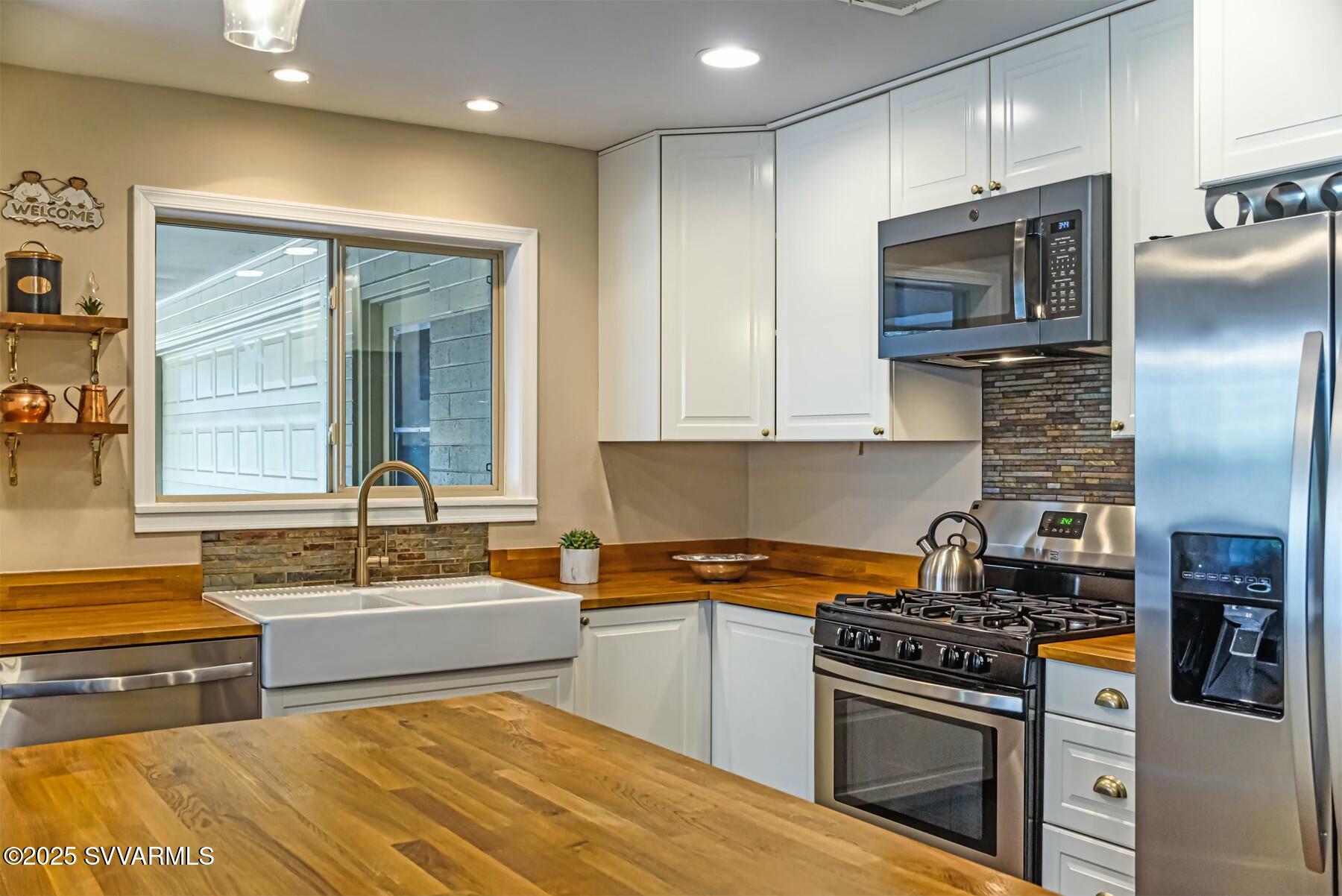 25 Cedar Lane