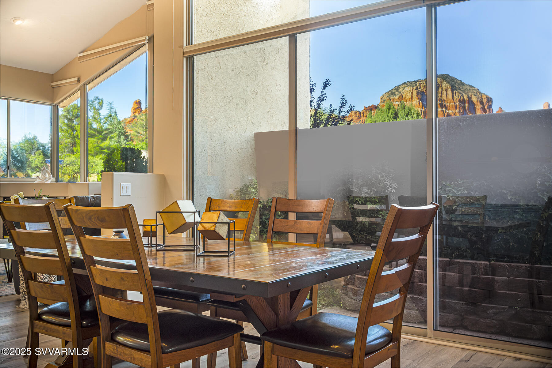 355 Indian Cliffs Road