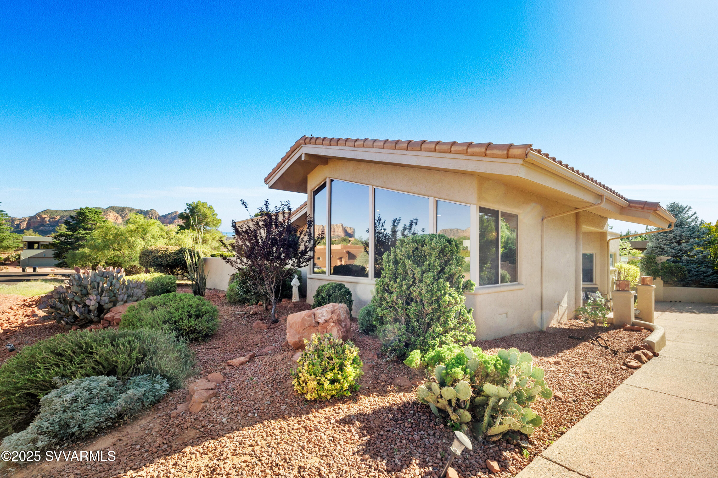 355 Indian Cliffs Road