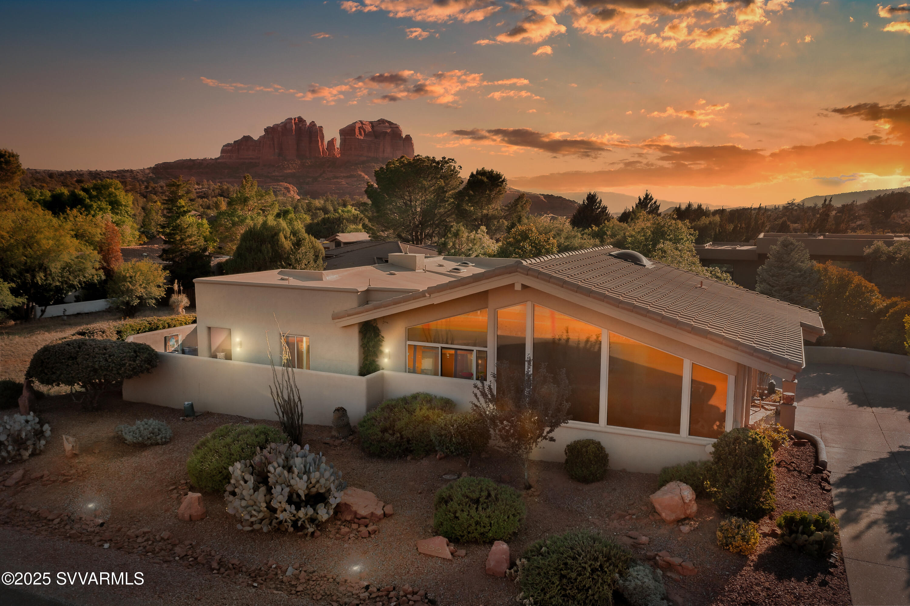 355 Indian Cliffs Road